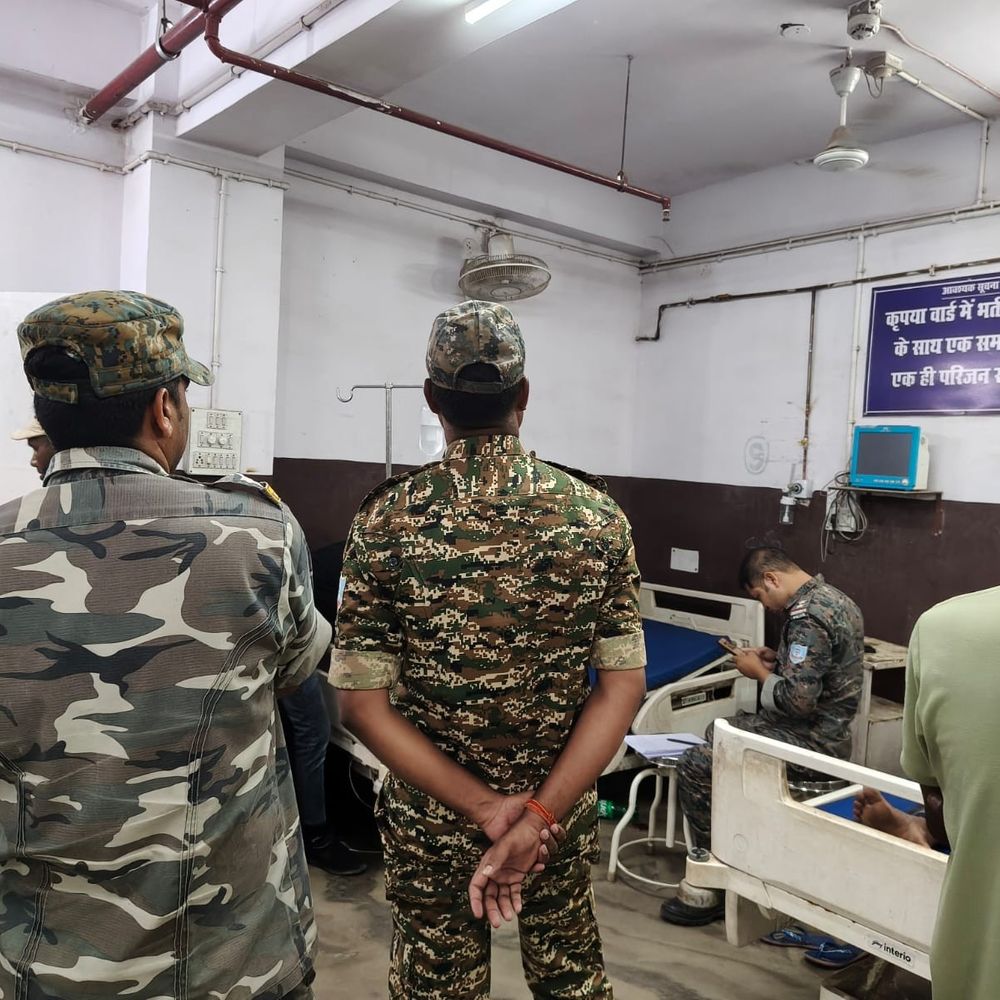 गोड्डा में बाइक सवार युवक को गोली मारी:चार राउंड फायरिंग से इलाके में दहशत, पैर में लगी गोली, अस्पताल में चल रहा इलाज