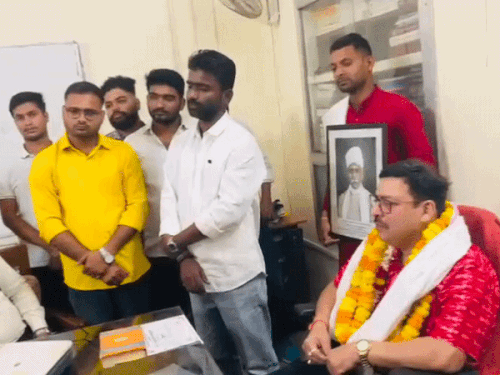 BHU डिप्टी चीफ प्राक्टर ने दिया इस्तीफा:बोले- प्राक्टोरियल बोर्ड के अंदर हो रहा छात्र विरोधी फैसले, छात्रों ने फैसले का स्वागत किया