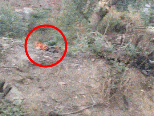 मासूम से रेप का आरोपी अरेस्ट, जुलूस निकाला गया:मेडिकल के लिए अस्पताल आया तो आए मिर्गी के झटके, पुलिसकर्मी ने सुंघाया जूता