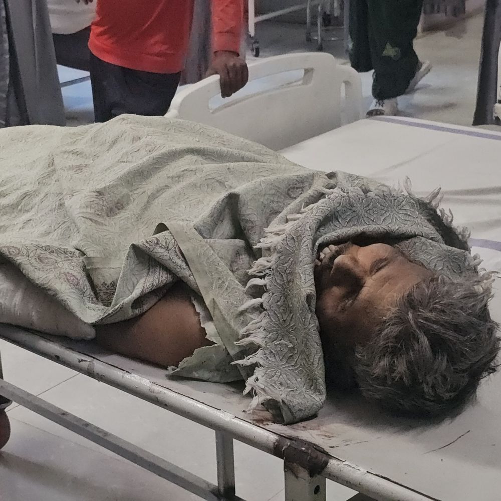 सड़क हादसे में घायल बुजुर्ग की इलाज के दौरान मौत:शाजापुर में बकरी लेकर बाजार बेचने जा रहे थे; वाहन ने मारी थी टक्कर