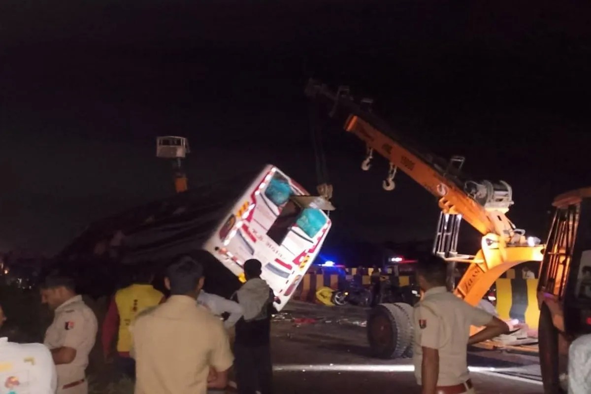 कोटा में देर रात सड़क हादसा, तीन की मौत, 23 से ज्यादा घायल