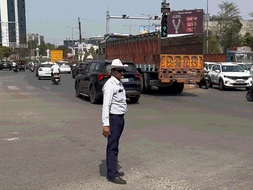 पुलिस कमिश्नरी ‘वसूली कमिश्नरेट’ बन गया है: सुशील आनंद शुक्ला:ट्रैफिक चालान और गाड़ियां उठाने के नए नियमों को लेकर कांग्रेस ने उठाए सवाल