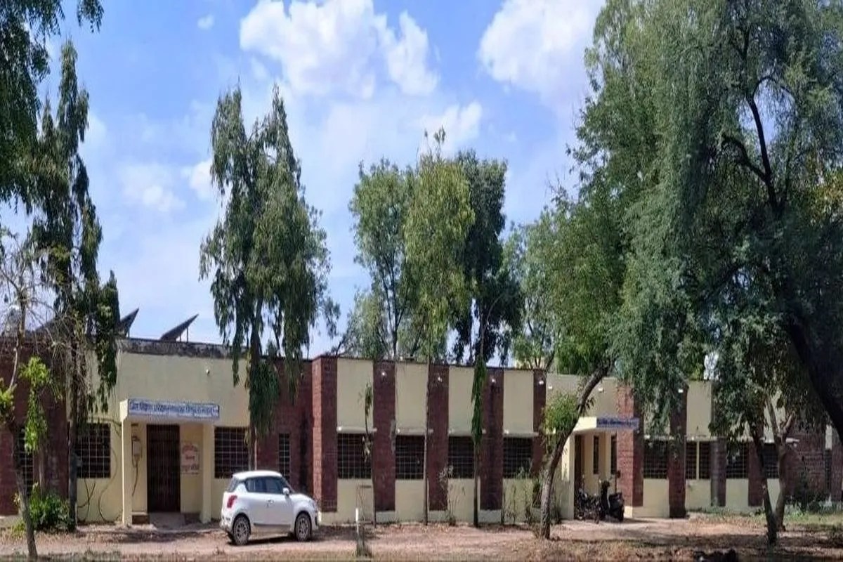 डाइट में 16 व्याख्याता पद खाली, छात्र घंटों इंतजार कर लौट रहे मायूस