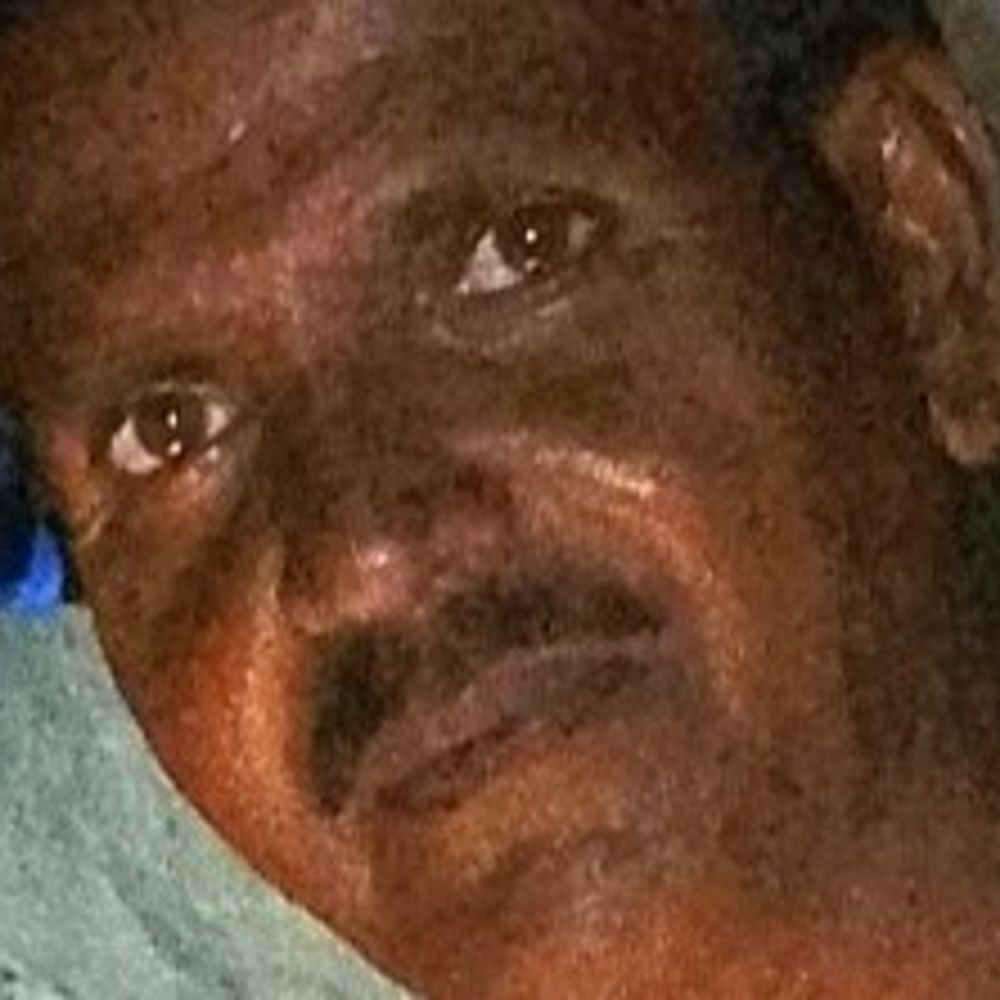 शादी के कार्ड बांटने निकले पिता की मौत:जालौन में ट्रैक्टर ने बाइक में मारी टक्कर, 7 मई को आनी है बेटी की बारात