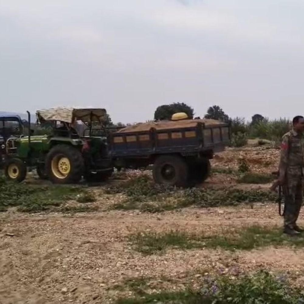 अवैध रेत-मुरूम उत्खनन पर कार्रवाई, 6 वाहन पकड़ाए:लांजी और नवेगांव में कार्रवाई, ठेका बंद होने के बाद भी जारी था काम