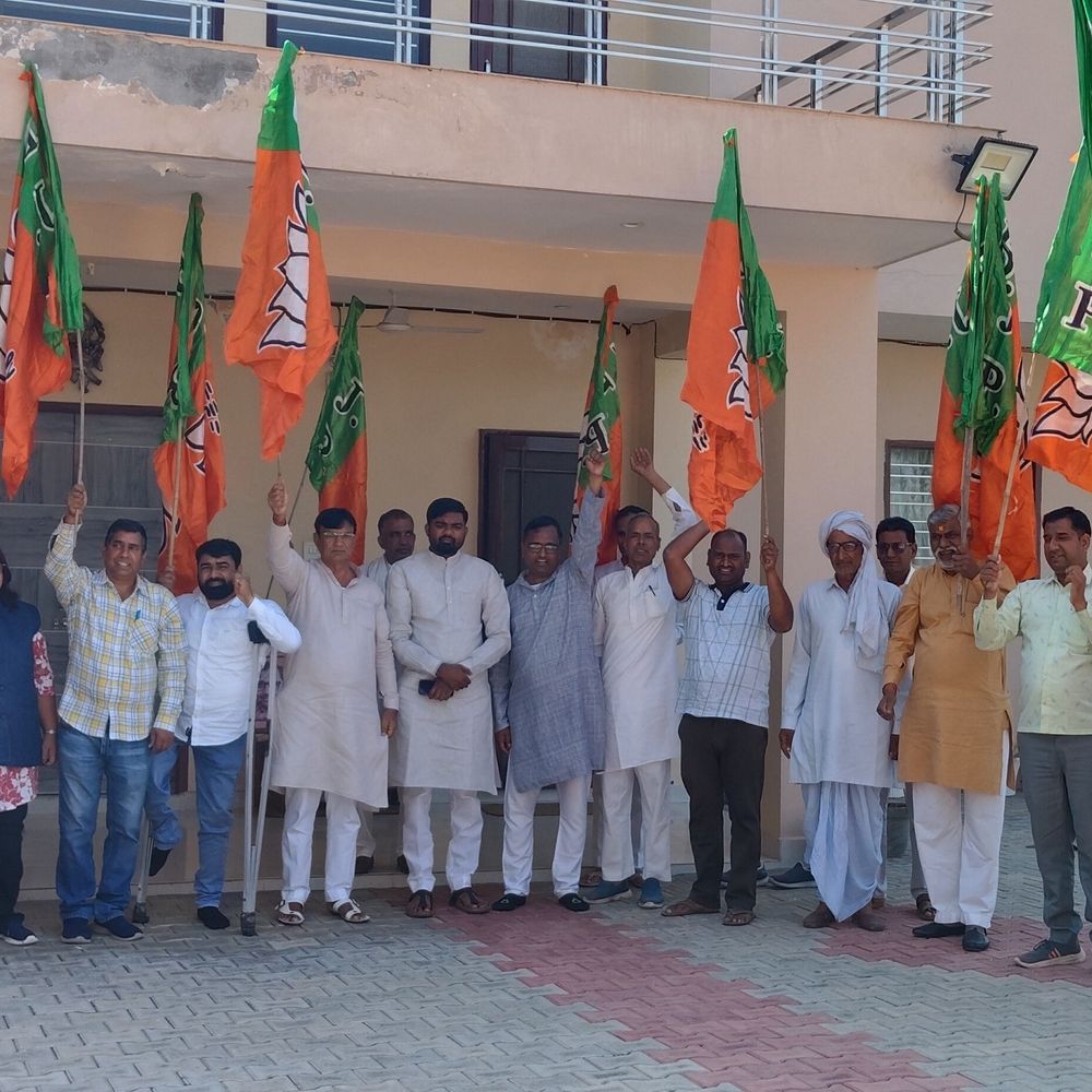 लोहारू में भाजपा का 47वां स्थापना दिवस मनाया गया:श्यामा प्रसाद मुखर्जी और दीनदयाल उपाध्याय को दी श्रद्धांजलि, राष्ट्र सेवा का लिया संकल्प