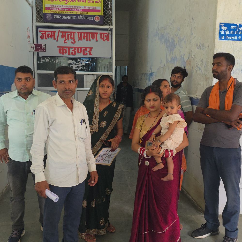 औरंगाबाद में बर्थडे सर्टिफिकेट बनाने के नाम पर वसूली; VIDEO:शिकायतकर्ता से पहले डील कर रहा था कर्मी, कैमरा देखते ही भड़का