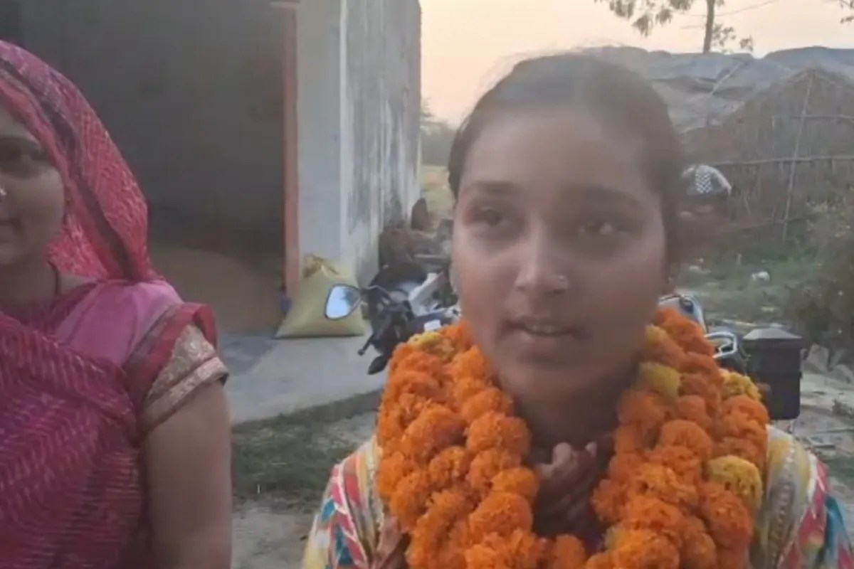 UP Board Result 2026: गोंडा हाईस्कूल में रुचि तो इंटरमीडिएट में कोमल ने लहराया परचम… बताई अपने सफलता की कहानी