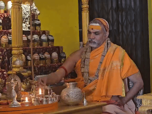 शंकराचार्य अविमुक्तेश्वरानंद के लिए मांगी गई Z+ सुरक्षा:वाराणसी मठ में शिष्यों संग वकीलों ने की बैठक,FIR में धारा बढ़ाने की मांग