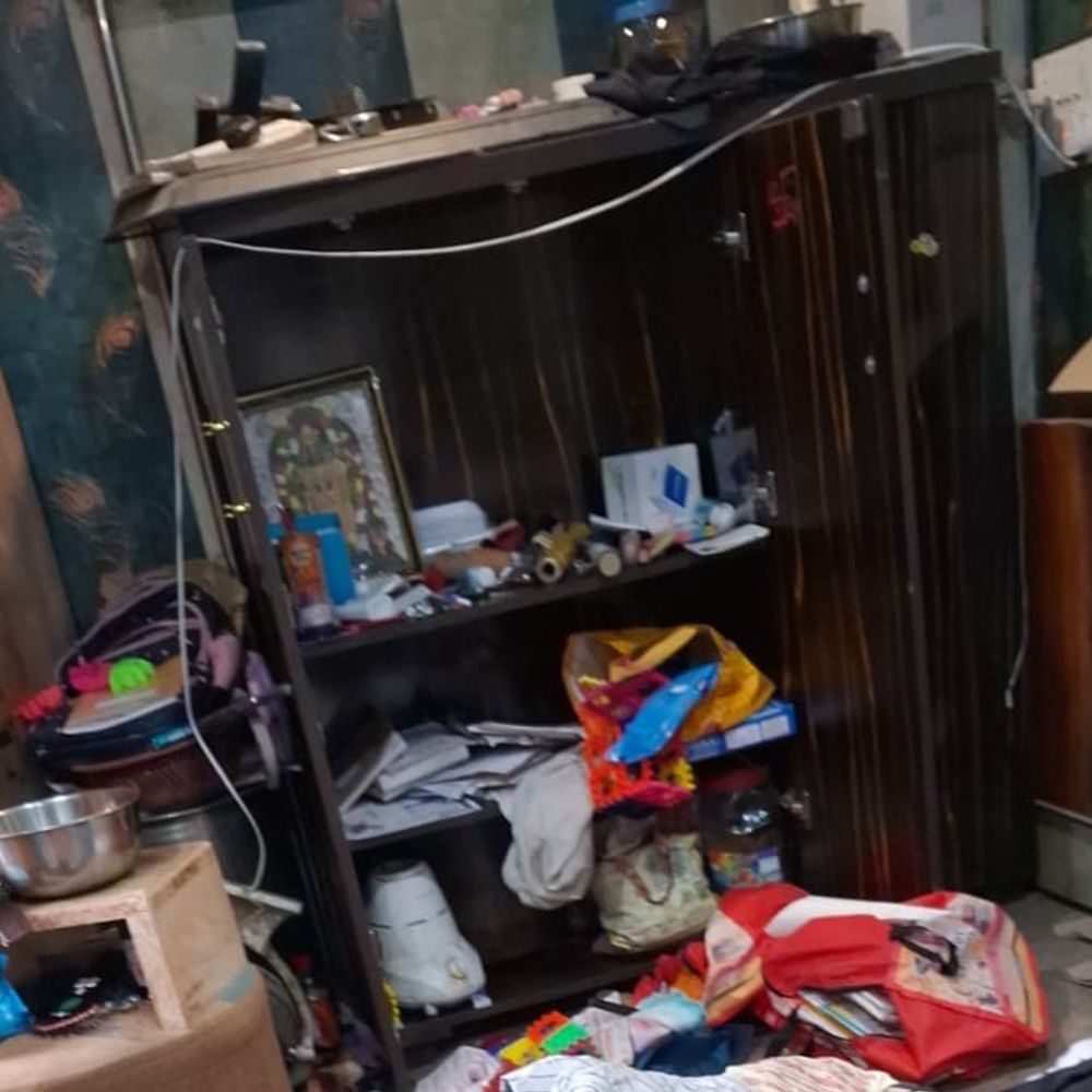 अयोध्या में लाखों की चोरी, FIR दर्ज नहीं:वीआईपी ढाबा संचालक का घर खंगाला, सोने-चांदी के गहने और नकदी ले गए चोर