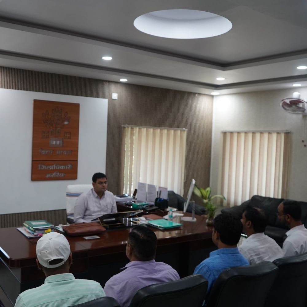 किसान कल्याण हमारी प्राथमिकता-DM:कृषि योजनाओं की समीक्षा की, कहा-योजना कागजों तक सीमित नहीं रहे