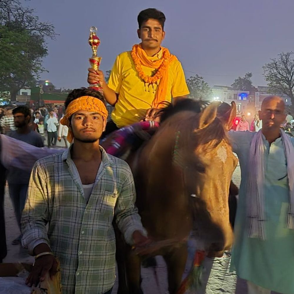 गयाजी के भूसुंडा मेले में घुड़दौड़ प्रतियोगिता, आरा का दबदबा:गया के घोड़े को दूसरा स्थान मिला, पहला स्थान पाने वाले को मिली LED TV