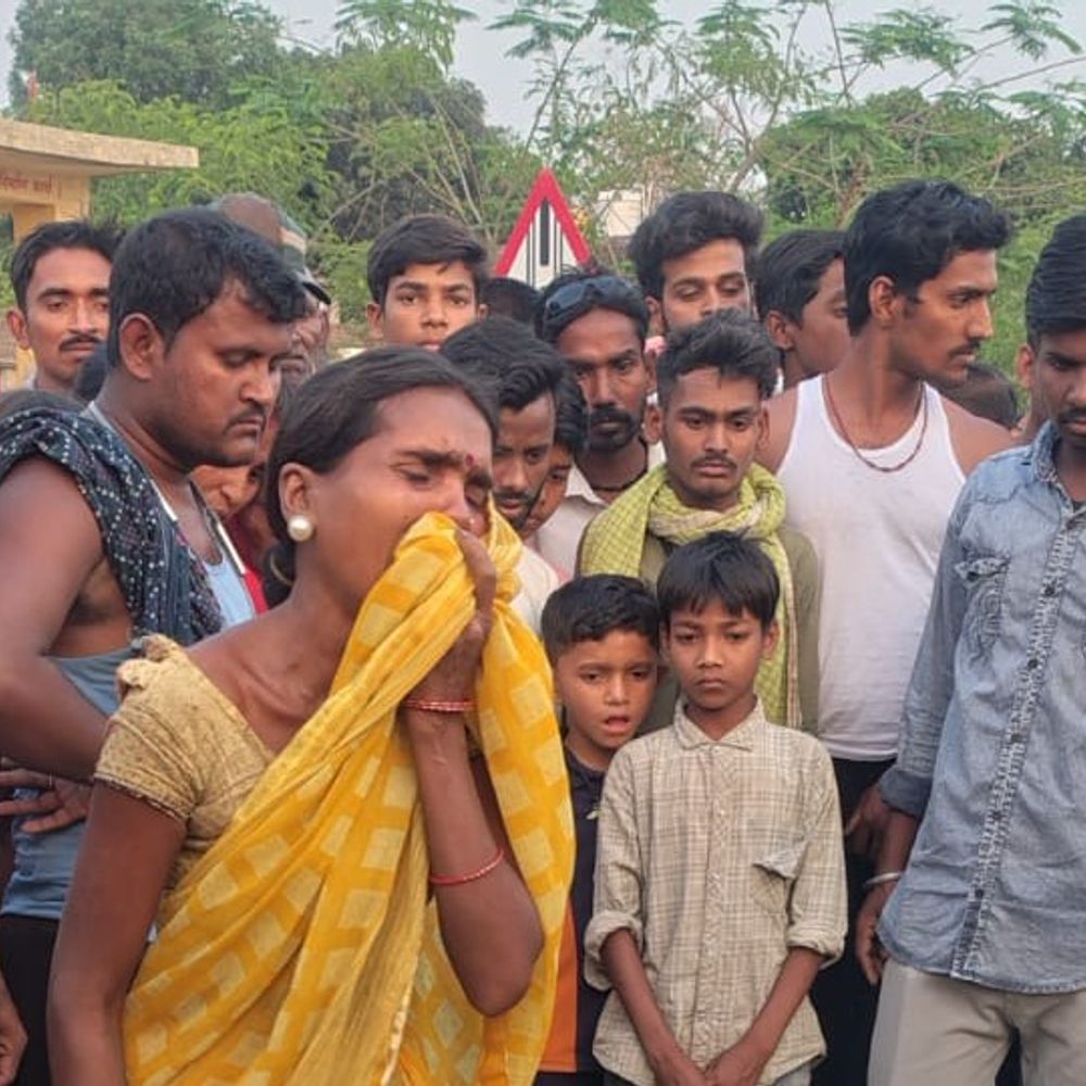नवादा में कार-बाइक की टक्कर, एक की मौत:बाइक सवार 100 फीट दूर जाकर गिर, एक गंभीर घायल