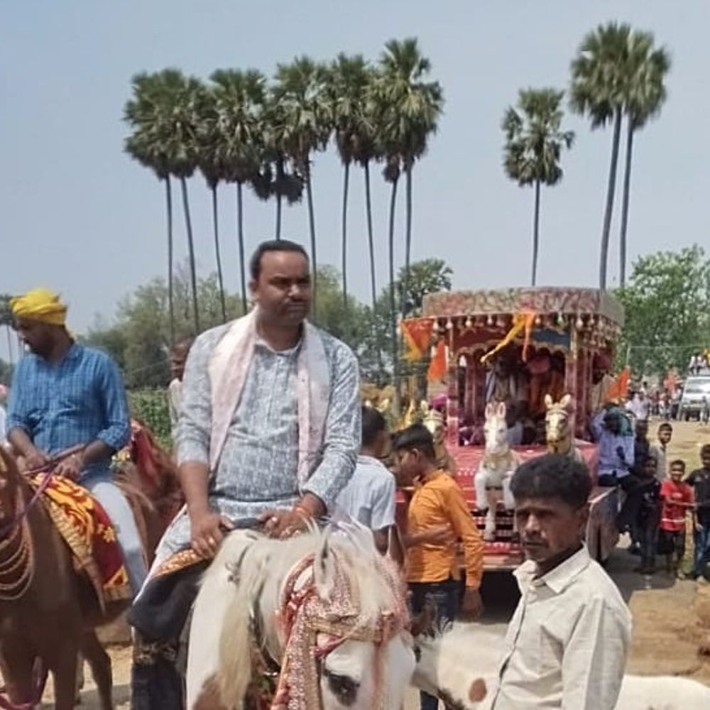 बांका में 1051 कलश यात्रा से महा रुद्र यज्ञ शुरू:पुलिस सुरक्षा में निकली शोभायात्रा, 2 KM लंबी लाइन