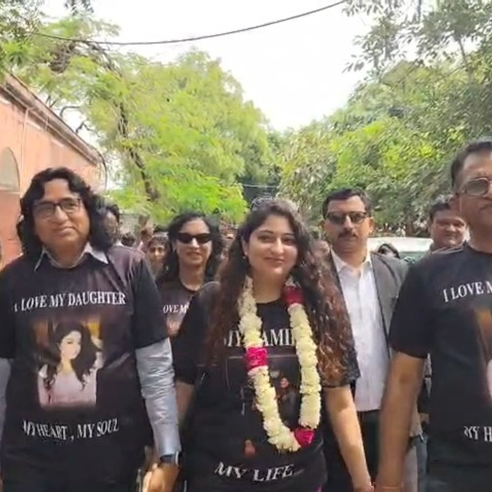 मेरठ में तलाक लेने वाली प्रणिता के सास-ससुर का दर्द:बोले- पोते के मुंडन में नहीं बुलाने पर बिगड़ी बात, दादा-दादी का अधिकार छीन लिया