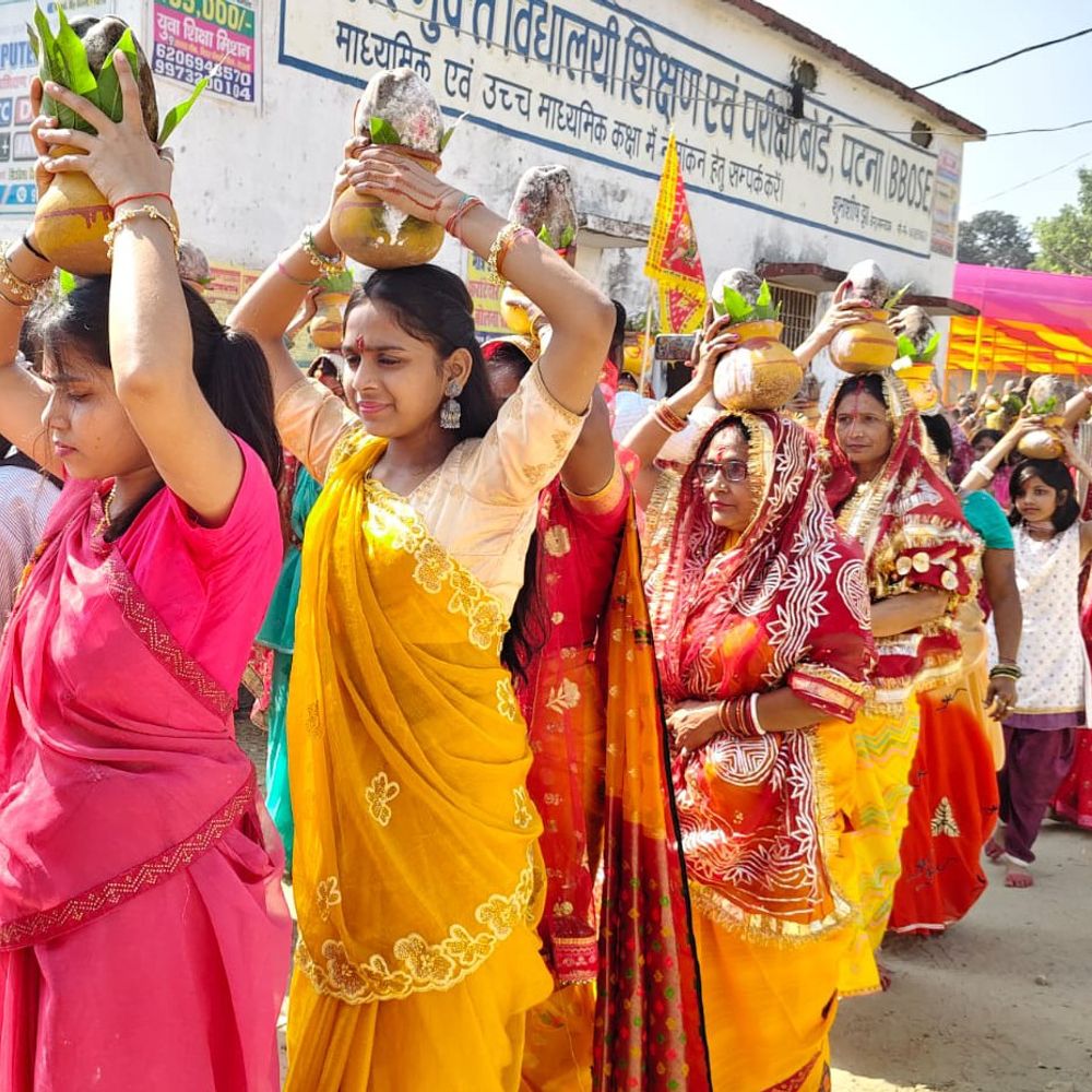 सहरसा में 1000 युवती व महिलाओ ने निकाली कलश यात्रा:7 दिवसीय भागवत कथा का शुभारंभ, डॉ. शिवानी कृष्णा शुक्ला सुनाएंगी कथा