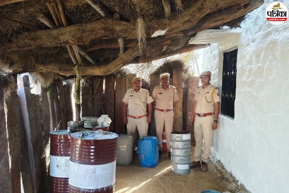 राजस्थान में बाप-बेटे का बड़ा कांड, भारतमाला एक्सप्रेस-वे के किनारे चला रहे थे ड्रग्स फैक्ट्री, बाड़े में छिपाकर रखी सामग्री