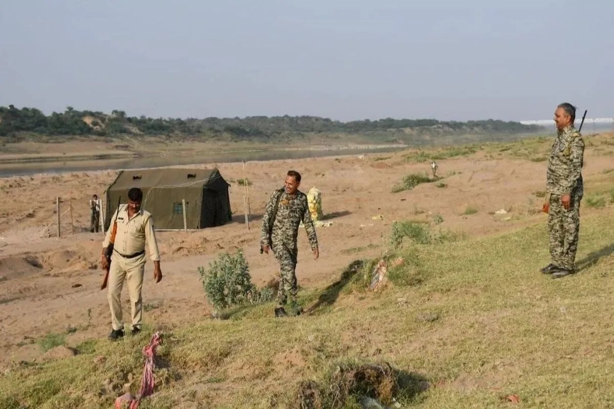 अब अवैध बजरी परिवहन पर नाकाबंदी, निकासी रास्तों पर आरएसी और बॉर्डर होम गार्ड की होगी तैनाती