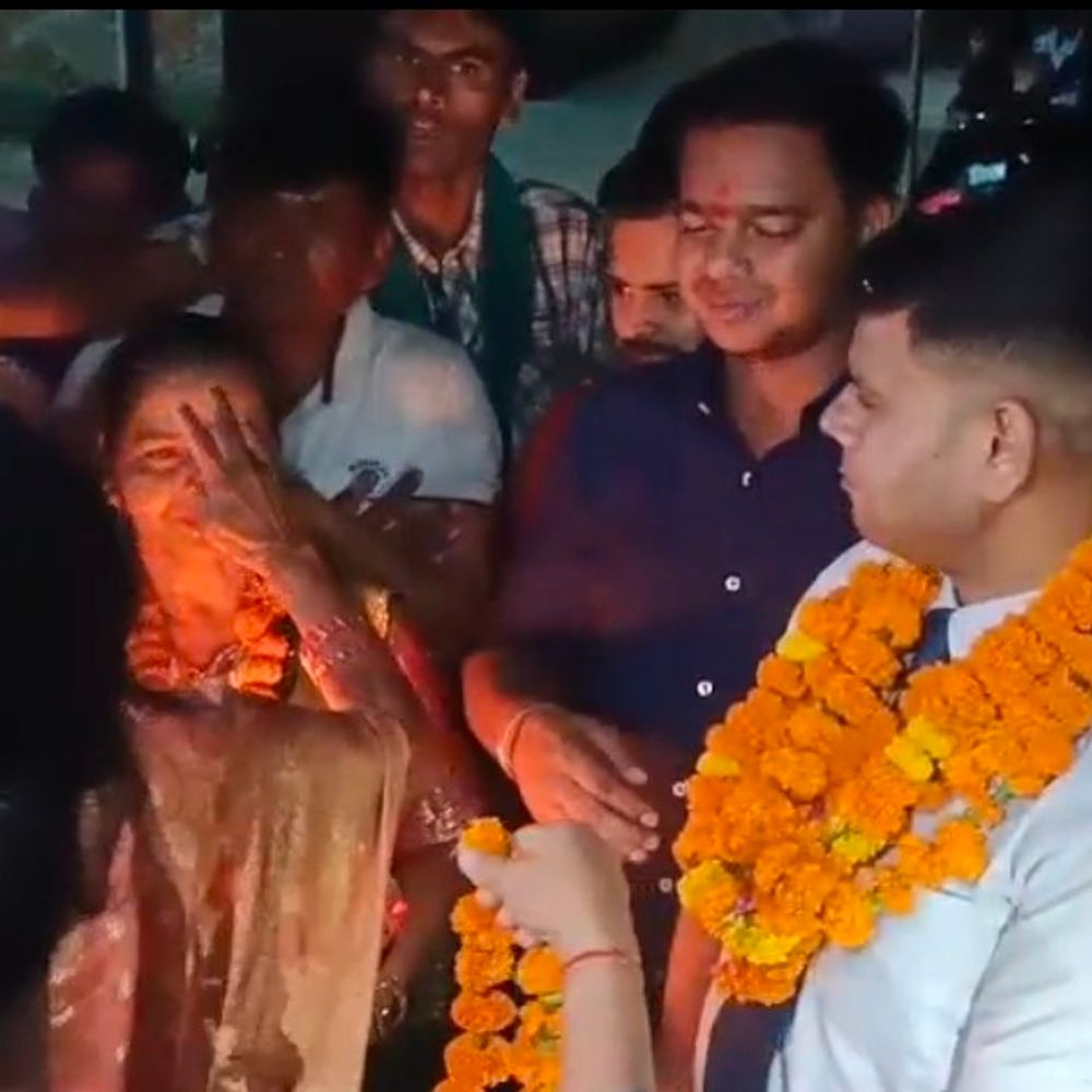 UPPCS में सचिन कुमार का असिस्टेंट कमिश्नर पद पर चयन:ननिहाल में लोगों ने फूल-मालाओं से किया स्वागत