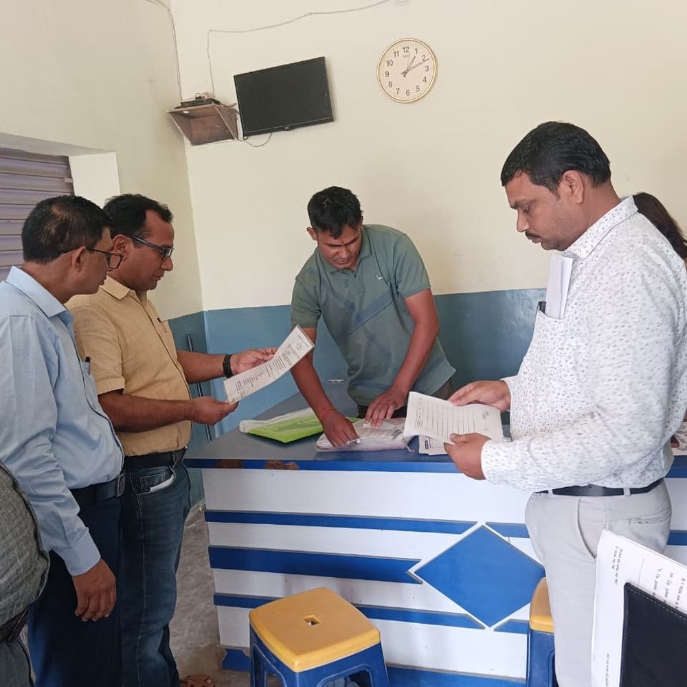 बेतिया में अवैध स्वास्थ्य संस्थानों पर एक्शन:DM के निर्देश पर सिविल सर्जन ने चलाया जांच अभियान