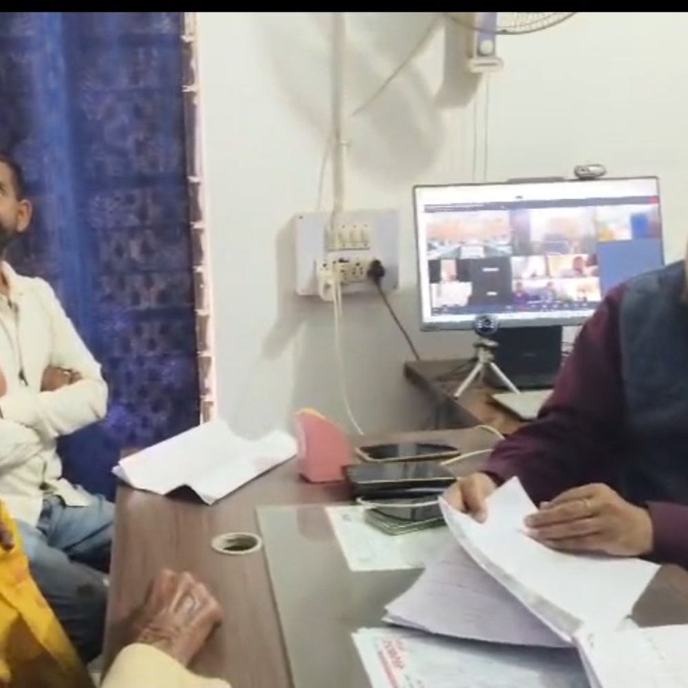 सुरसंड जनता दरबार का आयोजन:तीन विवादों का मौके पर निस्तारण, सीओ और थाना प्रभारी ने लोगों की शिकायतें सुनीं