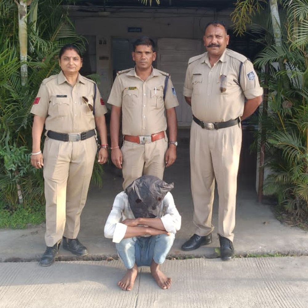 गुजरात बॉर्डर से नाबालिग बरामद, आरोपी गिरफ्तार:मंदसौर में सोशल मीडिया के जरिए हुई थी पहचान, बहला-फुसलाकर ले गया था