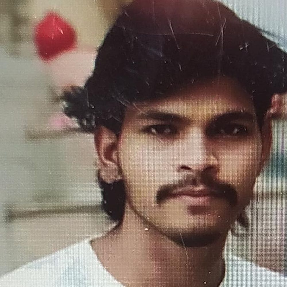 मुरादाबाद में ट्रेन से गिरकर युवक की मौत:लुधियाना से बिहार लौट रहा था, मूंढापांडे के पास पटरी पर मिला शव