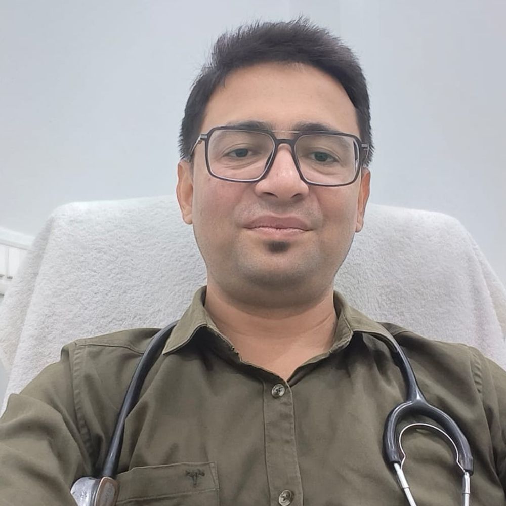 डॉक्टर बोले- थकान महसूस होने पर ORS लें:शिवहर में स्कूली बच्चों पर सबसे अधिक असर,भीषण गर्मी-हीटवेव से लोग परेशान