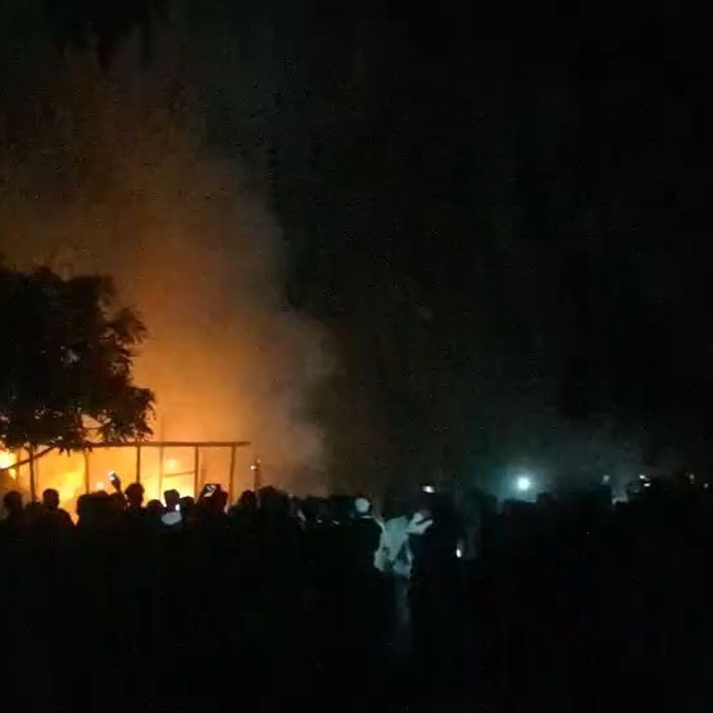 सिंहवाड़ा के राजो पंचायत में भीषण अग्निकांड:मवेशी और चार-पहिया वाहन जलकर राख, शॉर्ट सर्किट से घटना की आशंका