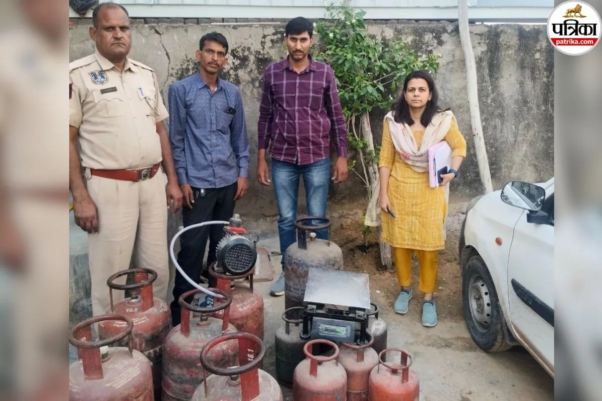 जयपुर में 240 रुपए किलो बेच रहे थे LPG, रसद विभाग ने दबिश देकर घर से पकड़े 27 सिलेंडर, मेहराज अंसारी गिरफ्तार