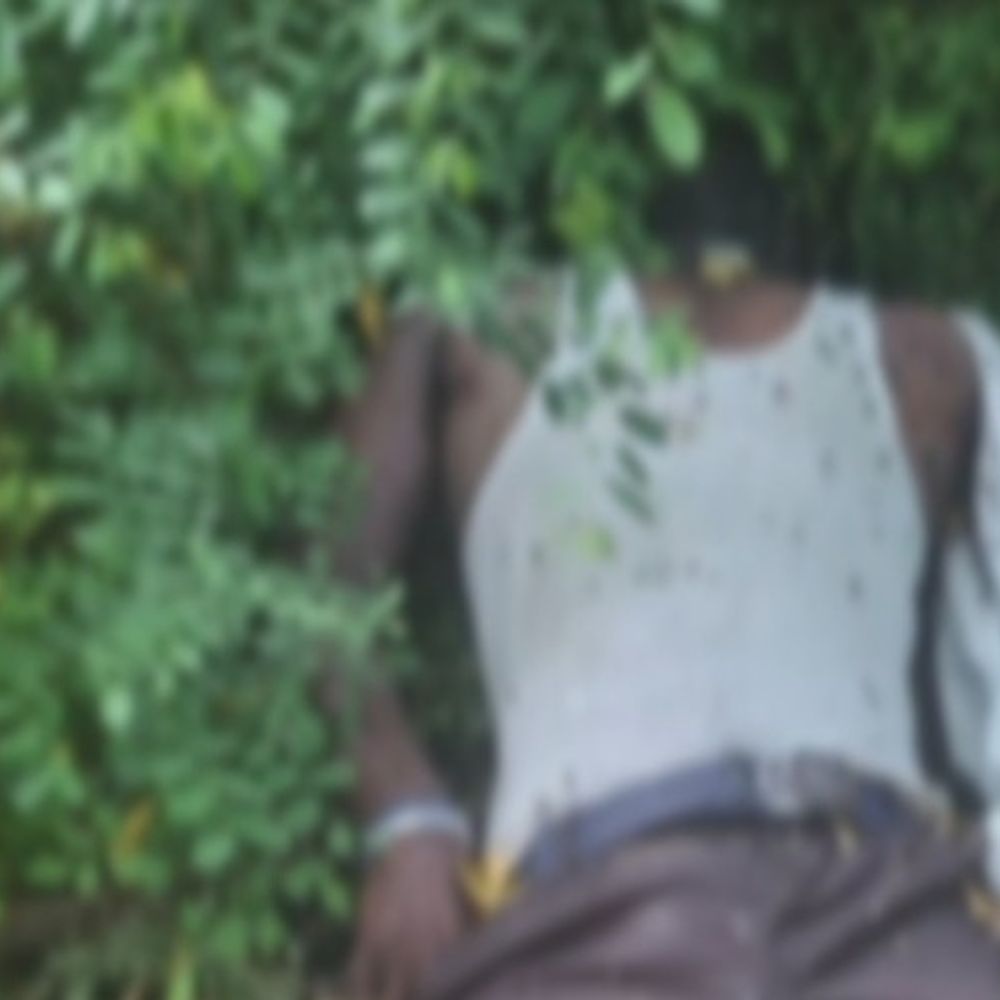 फतेहाबाद में झाड़ियों में मिला युवक का शव:पहचान नहीं,बदबू आने पर आसपास के लोगों को पता चला; मौत का स्पष्ट नहीं