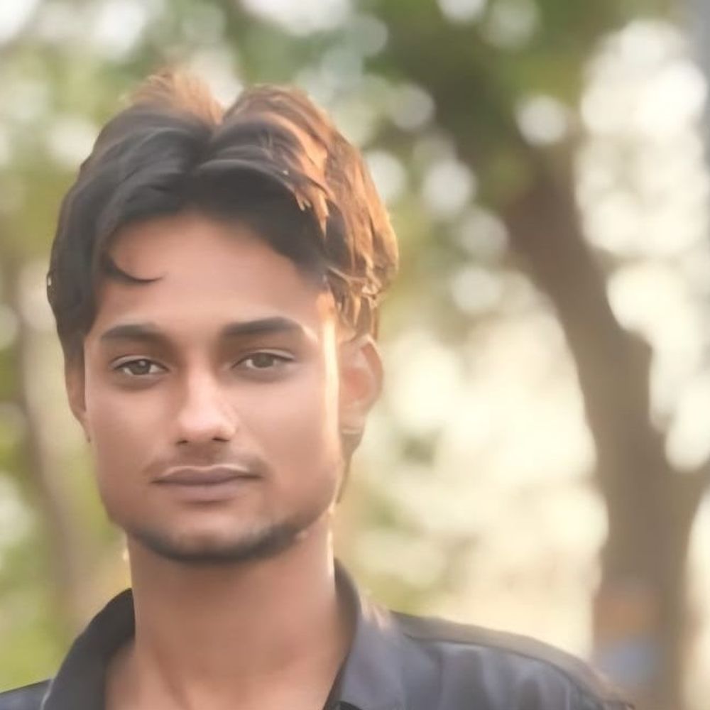 सीवान-छपरा मार्ग पर ऑटो-ट्रक की टक्कर, 2 कलाकारों की मौत:एकमा में कार्यक्रम कर लौट रहे थे, 6 घायल; पटना रेफर