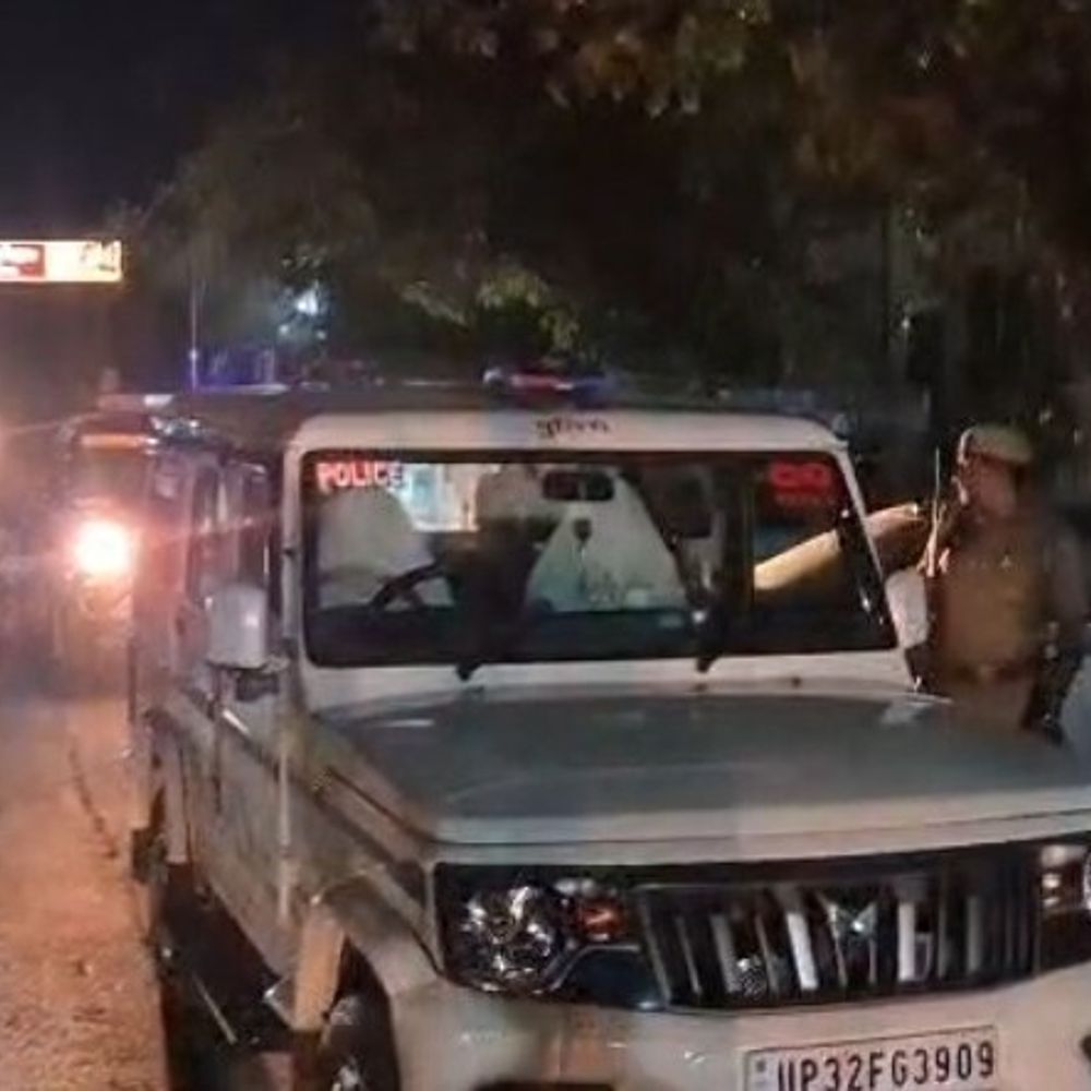 एटा OYO होटल में सेक्स रैकेट का भंडाफोड़:पुलिस ने तीन सेक्स वर्कर पकड़े, संचालक और रिसेप्शनिस्ट को किया गिरफ्तार