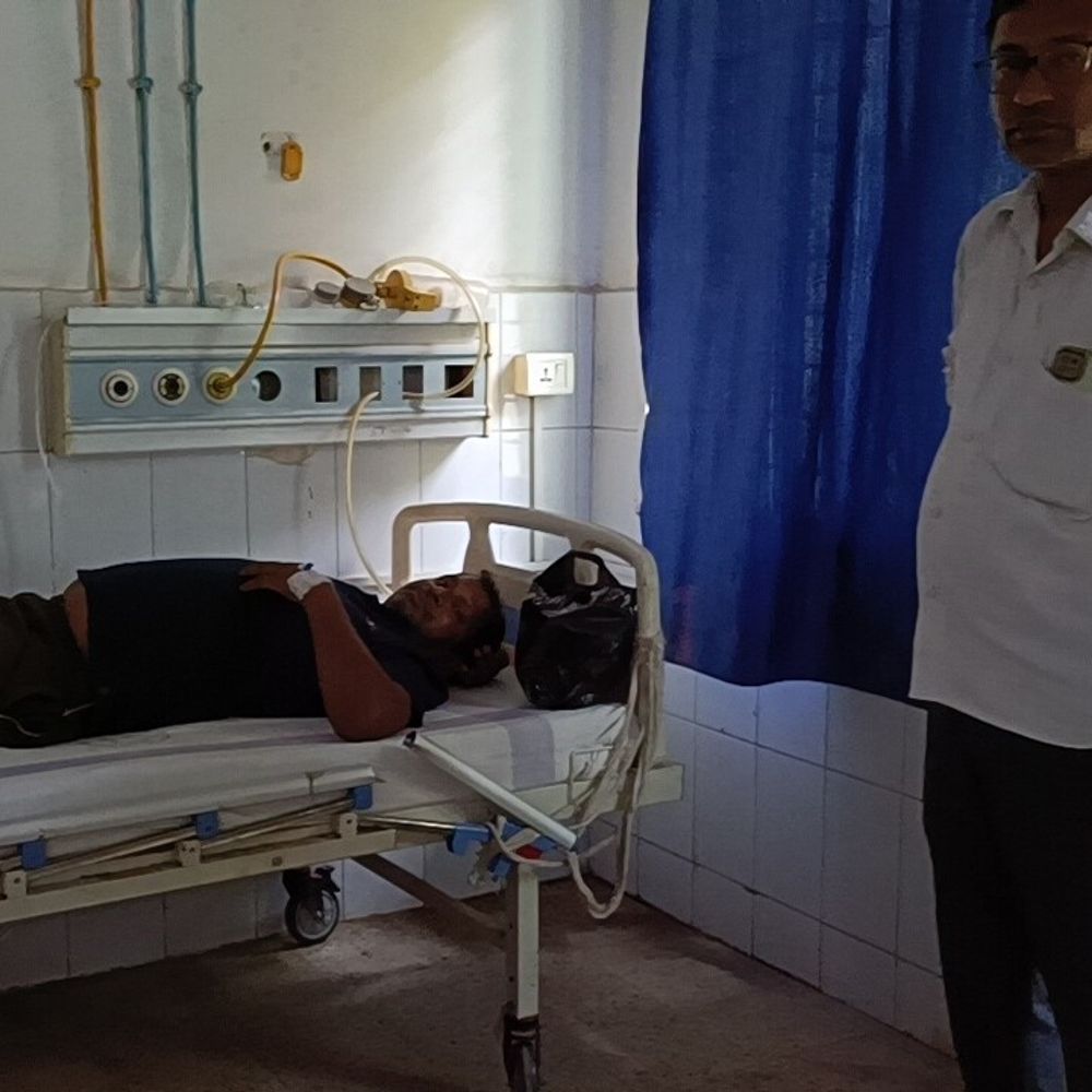 जमुई में बाइक सवार दो युवक घायल:हालत गंभीर, तेज रफ्तार स्कॉर्पियो ने मारी टक्कर, CCTV से तलाश जारी