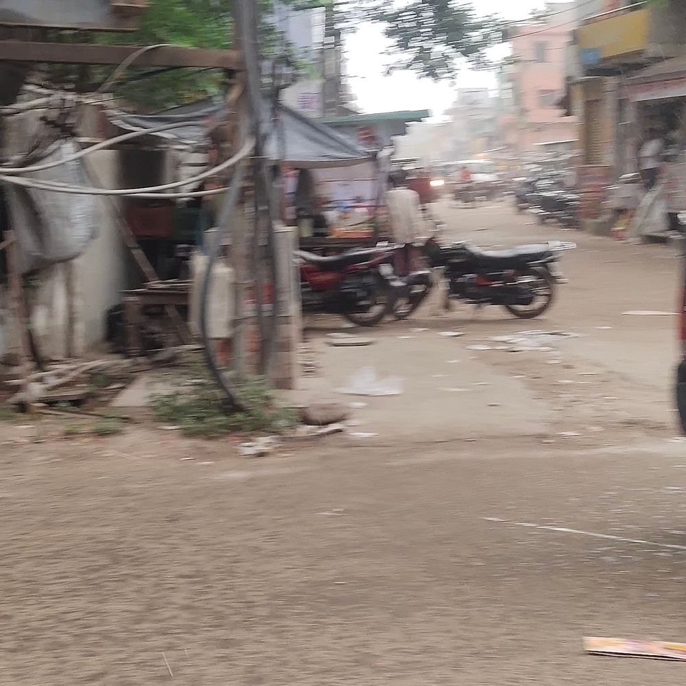 डीग में तेज हवाओं के साथ आधे घंटे तक बारिश:फसलों को नुकसान की आशंका, तापमान में गिरावट से गर्मी से राहत