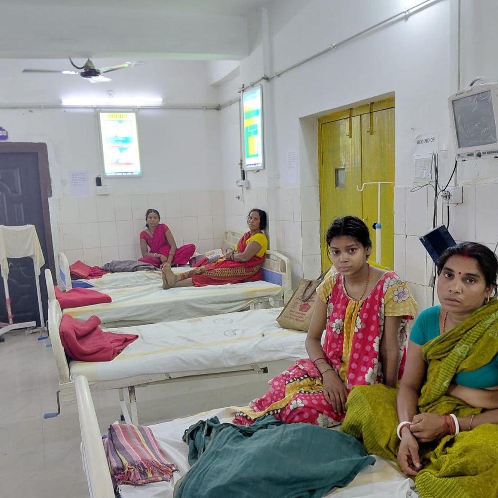 बांका के रजौन CHC में अवैध वसूली:डिलीवरी-टीका के नाम पर पैसे लिए, जांच में लौटवाए गए रुपये, ANM-GNM पर आरोप