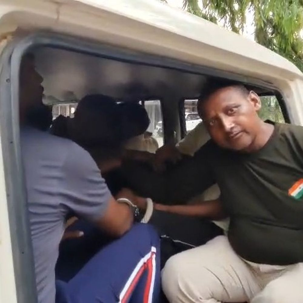 उत्पाद थाने के दो ASI, दो होमगार्ड गिरफ्तार:अपहरण कर 5 लाख फिरौती मांगने का आरोप, क्रेटा कार छोड़ने के लिए लिया डेढ़ लाख