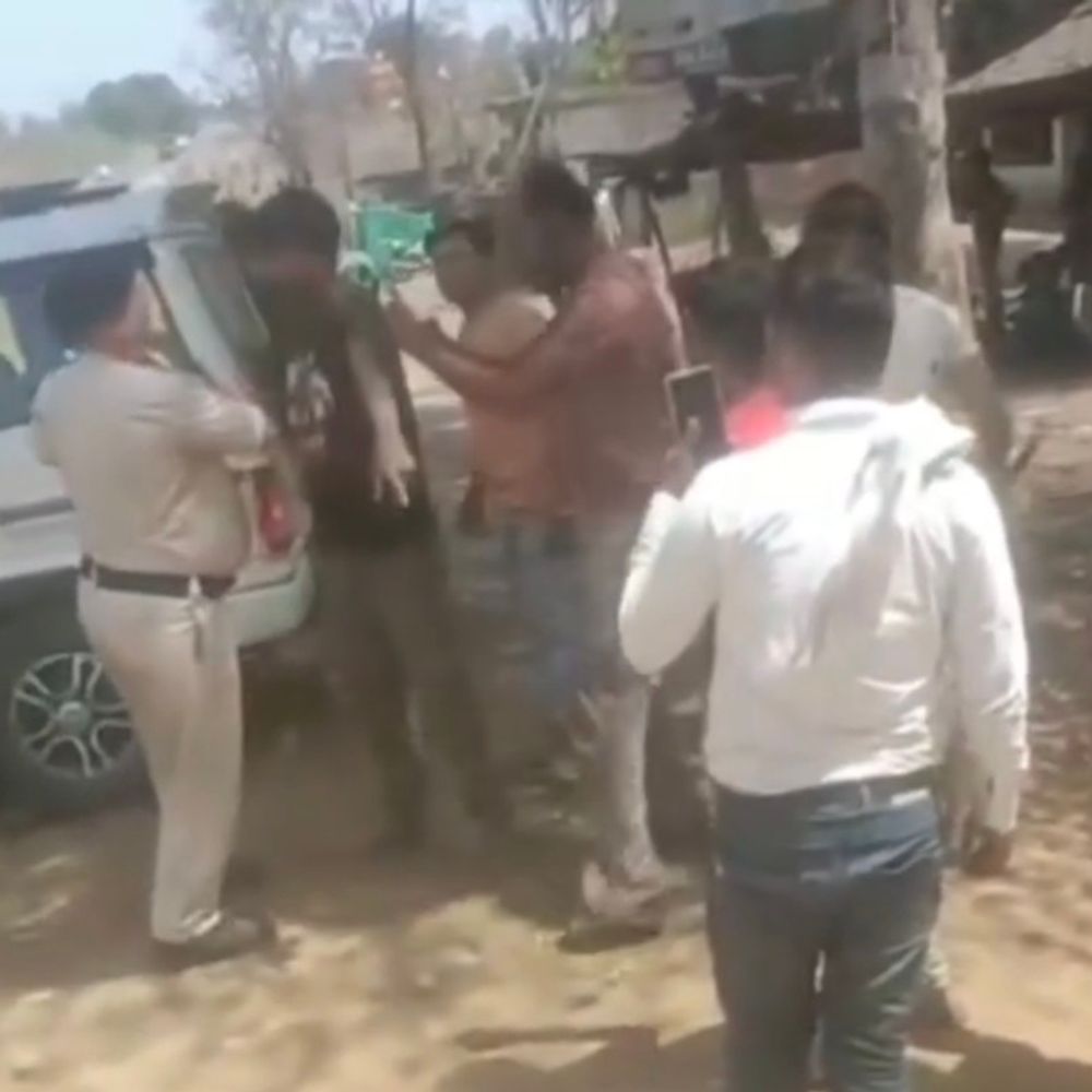 झुराही आरटीओ मारपीट: एफआईआर दर्ज:ट्रक चालक संतोष समेत पांच पर केस, पहले समझौते की बात थी