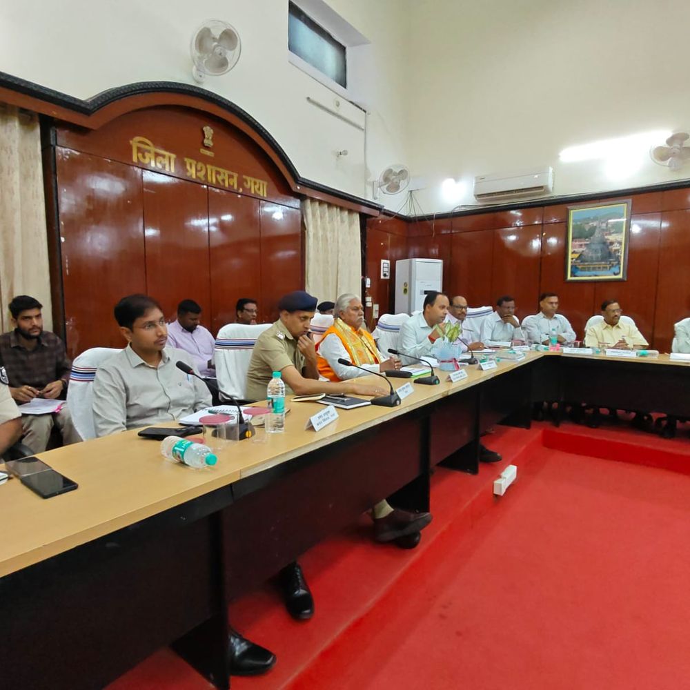 गयाजी में 12 दुकानों के लाइसेंस कैंसिल:बिहार विधानसभा अध्यक्ष ने दिए ट्रैफिक व्यवस्था सुधारने के निर्देश, कहा- अवैध कब्जे के खिलाफ कार्रवाई हो