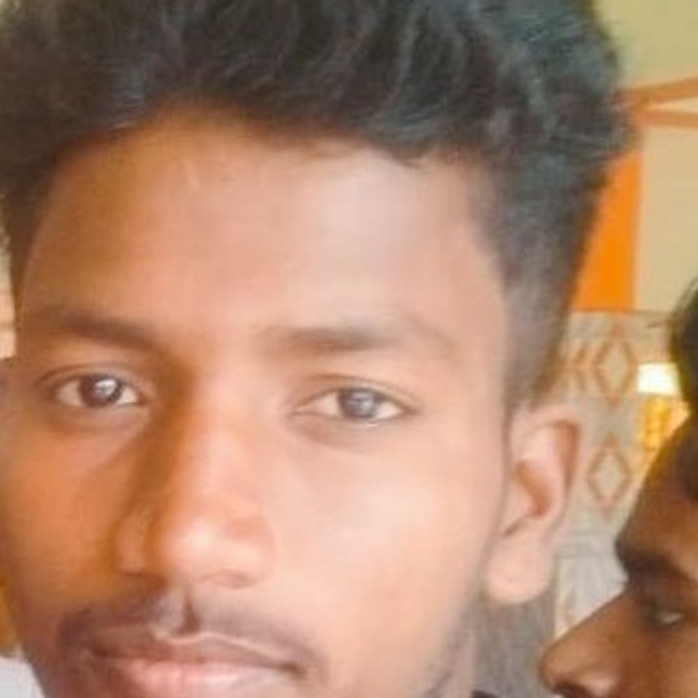 बहराइच में तीन युवकों की मौत:तेज रफ्तार गाड़ी ने बाइक को टक्कर मारी, शादी से लौट रहे थे