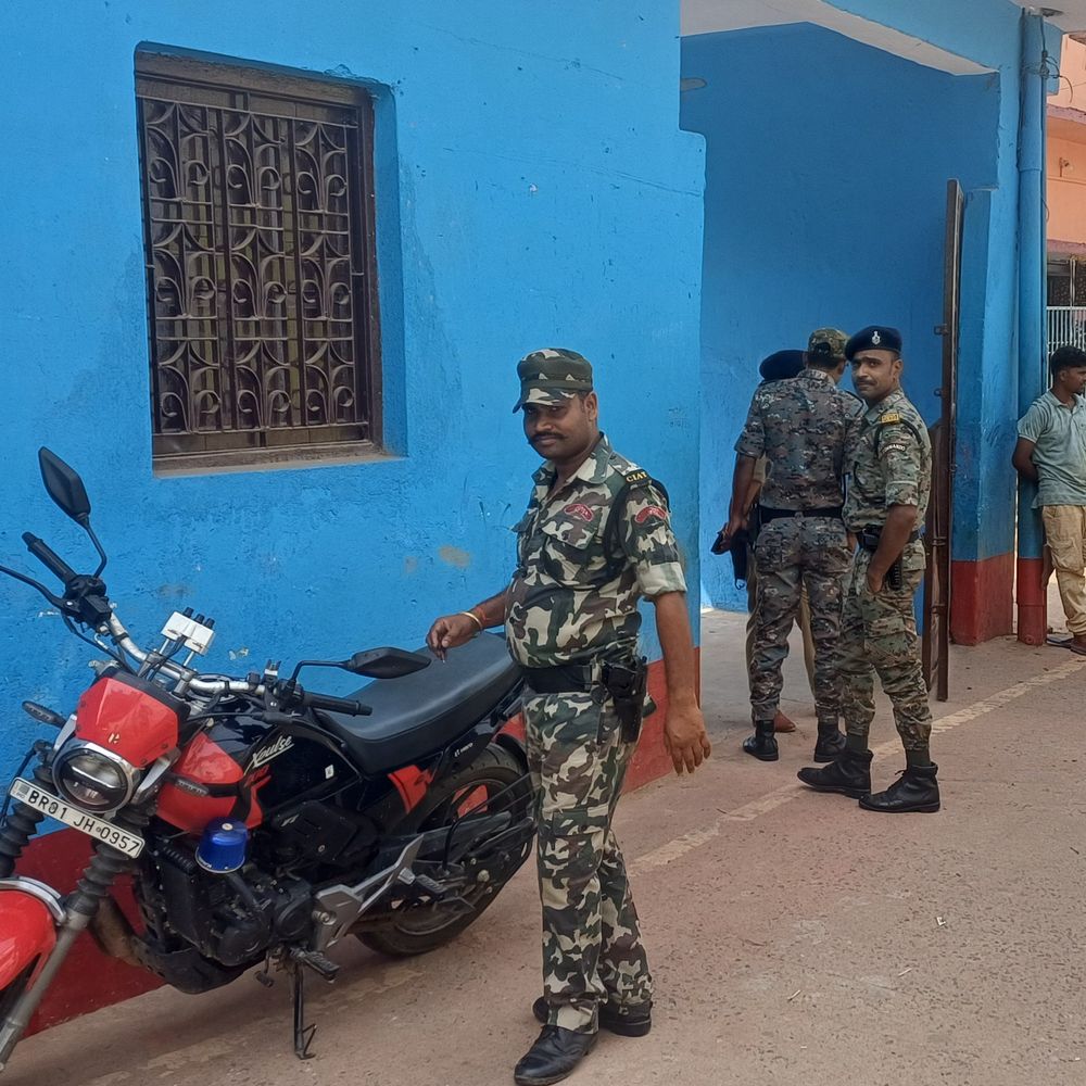 सीएम के पैतृक आवास की सुरक्षा बढ़ाई गई:मुंगेर में 24 घंटे पुलिस तैनात, बाहरी लोगों की एंट्री पर रोक