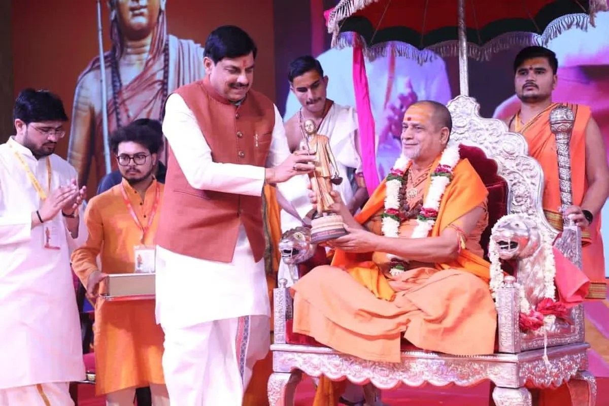 एकात्म पर्व : जगतगुरु शंकराचार्य ने कहा…द्वैत बुद्धि आध्यात्म का पतन, अद्वैत बुद्धि से होगा आध्यात्मिक उत्थान
