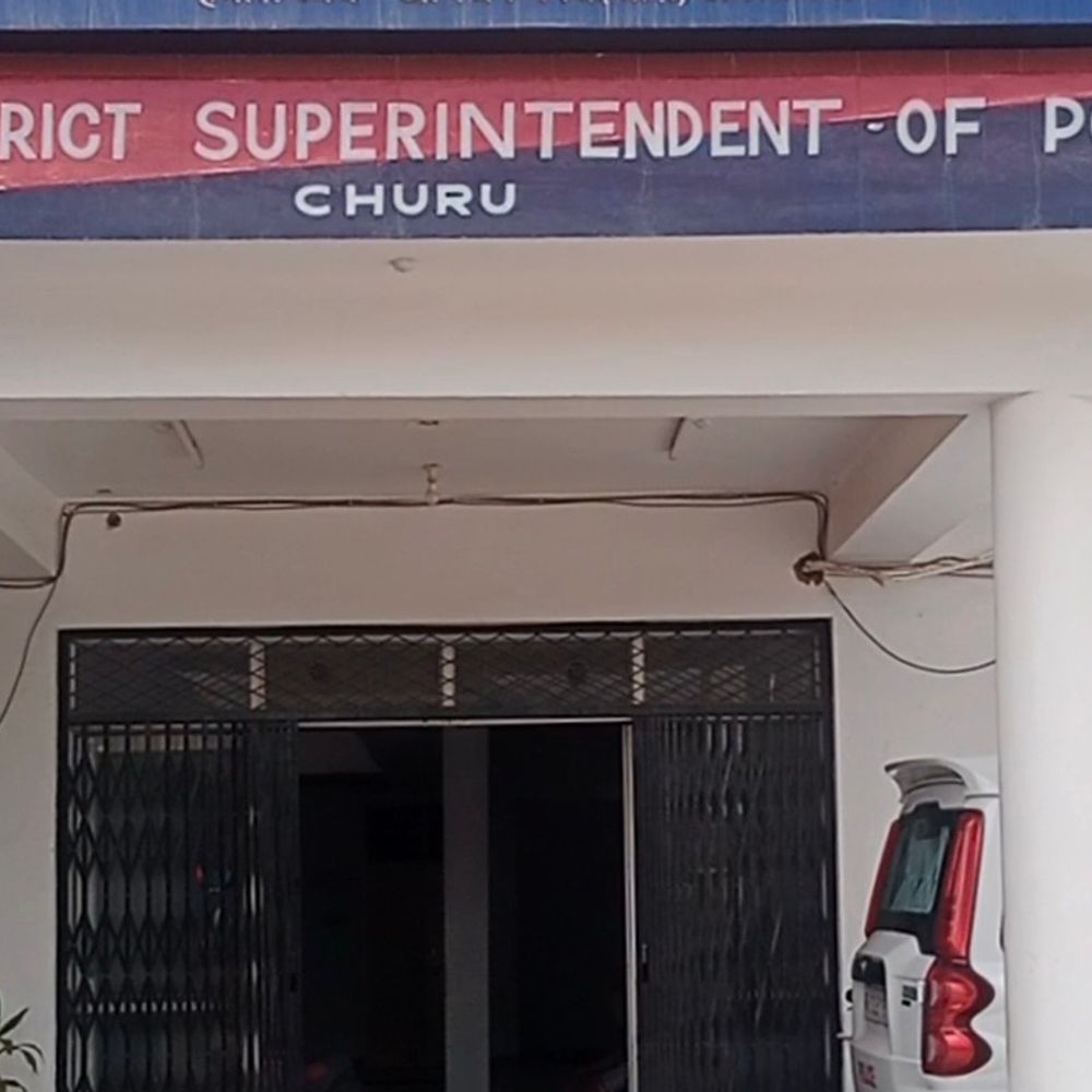 अवैध पिस्टल और कारतूस के साथ युवक गिरफ्तार:आरोपी कई गंभीर मामलों में वांछित, हथियार को लेकर जांच जारी