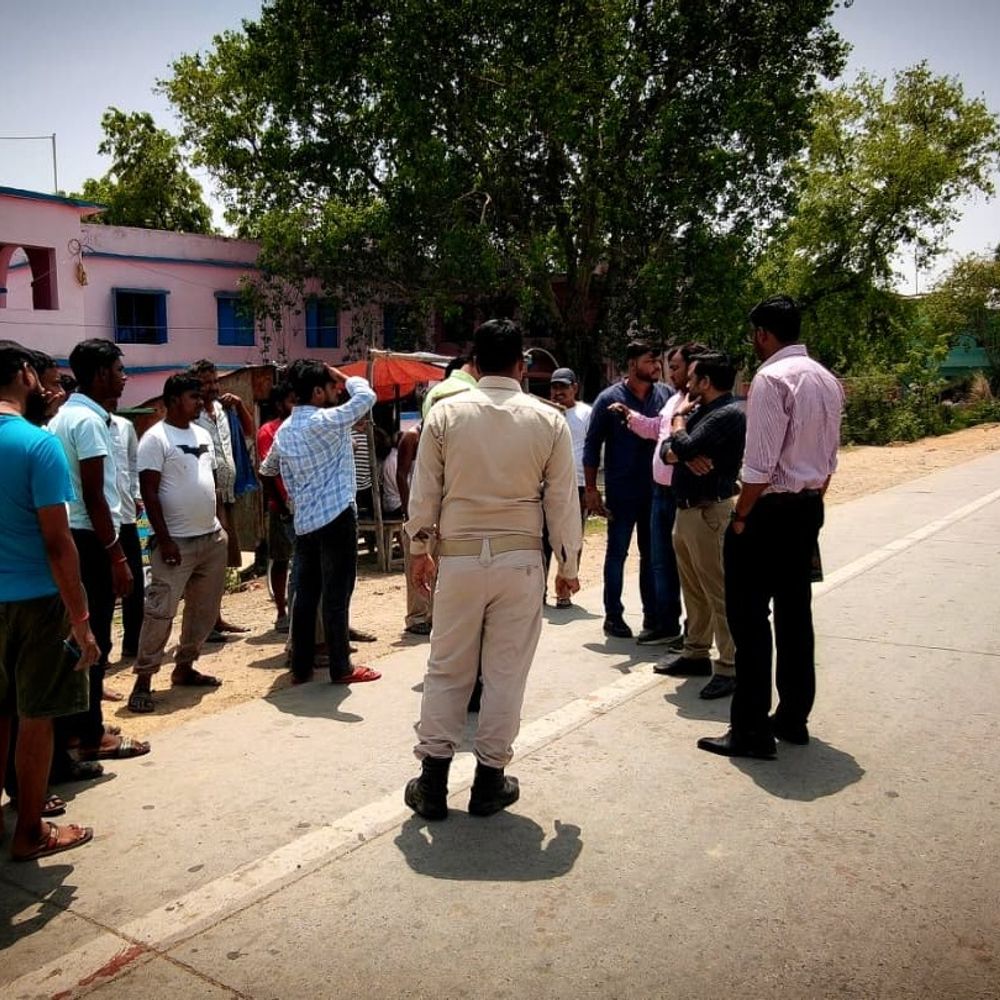 नवादा में NH-20 पर फुट ओवर ब्रिज निर्माण:जिलाधिकारी ने स्थलों का निरीक्षण किया, सड़क सुरक्षा होगी मजबूत