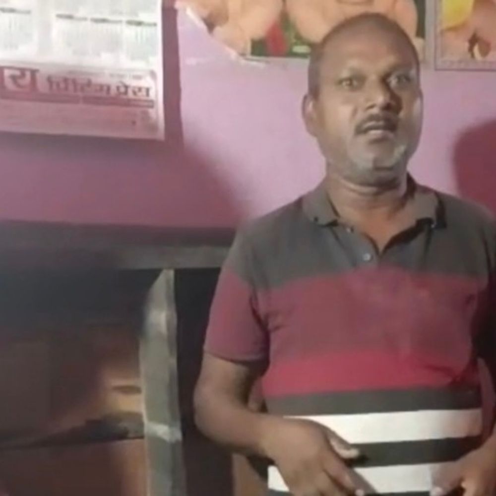 शेखपुरा में अवैध शराब भट्ठी पर छापा:भारी मात्रा में शराब बरामद, कारोबारी गिरफ्तार, घर में चल रहा था धंधा