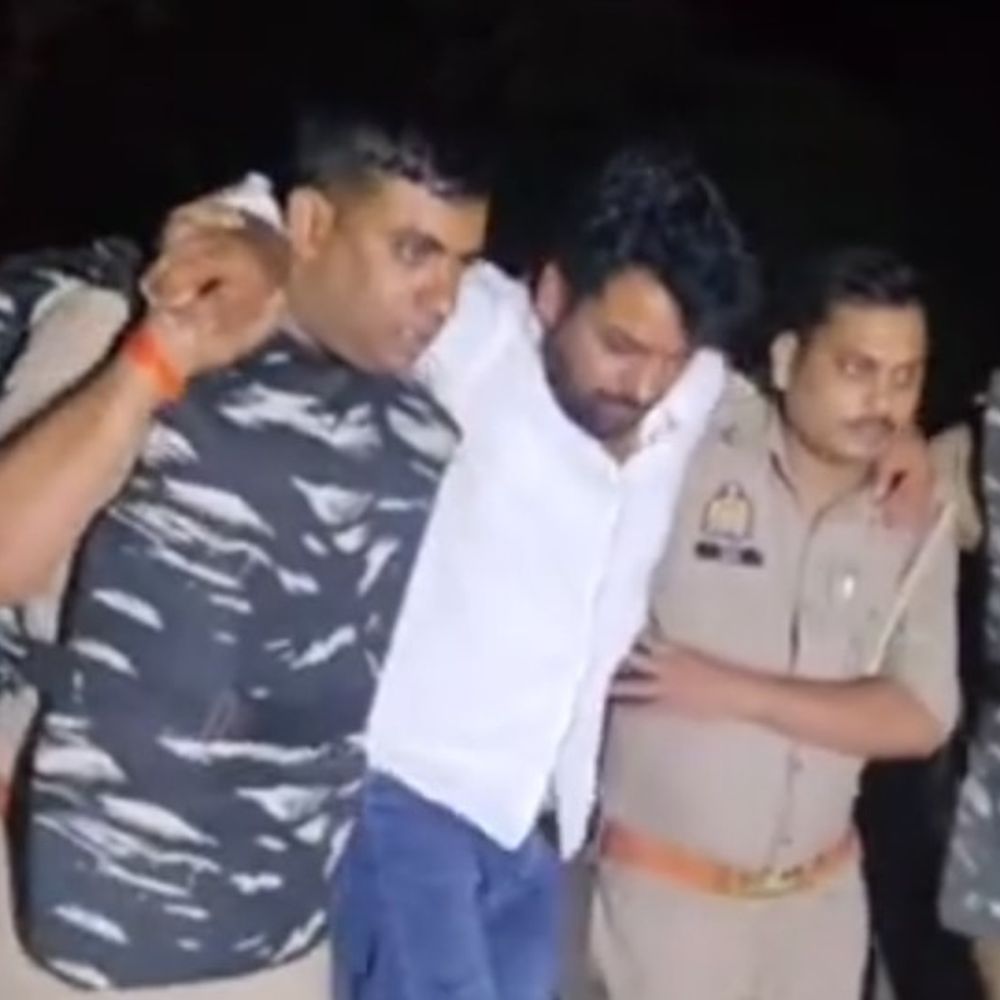 डीएम ने छात्रा से रेप के आरोपी पर रासुका लगाई:खलीलाबाद में पांच महीने पहले हुई थी घटना, पुलिस की रिपोर्ट पर हुई कार्रवाई