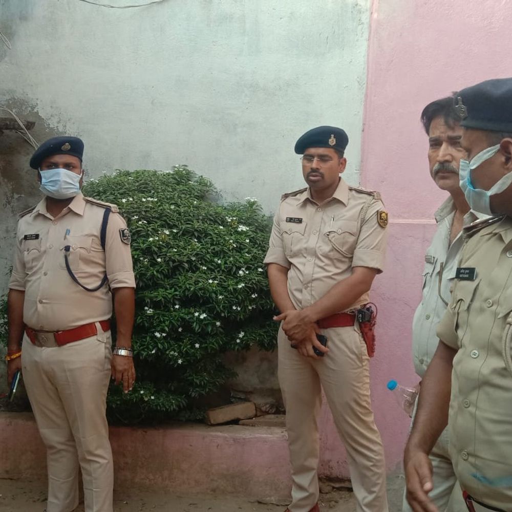 बक्सर में घर से युवती का सड़ा-गला शव बरामद:डिप्रेशन को लेकर छोड़ा जॉब, 10 दिन से फोन था बंद