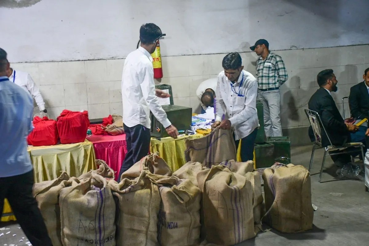 जयपुर के दो सेंटरों के चुनाव हुए रद्द, देखें तस्वीरें