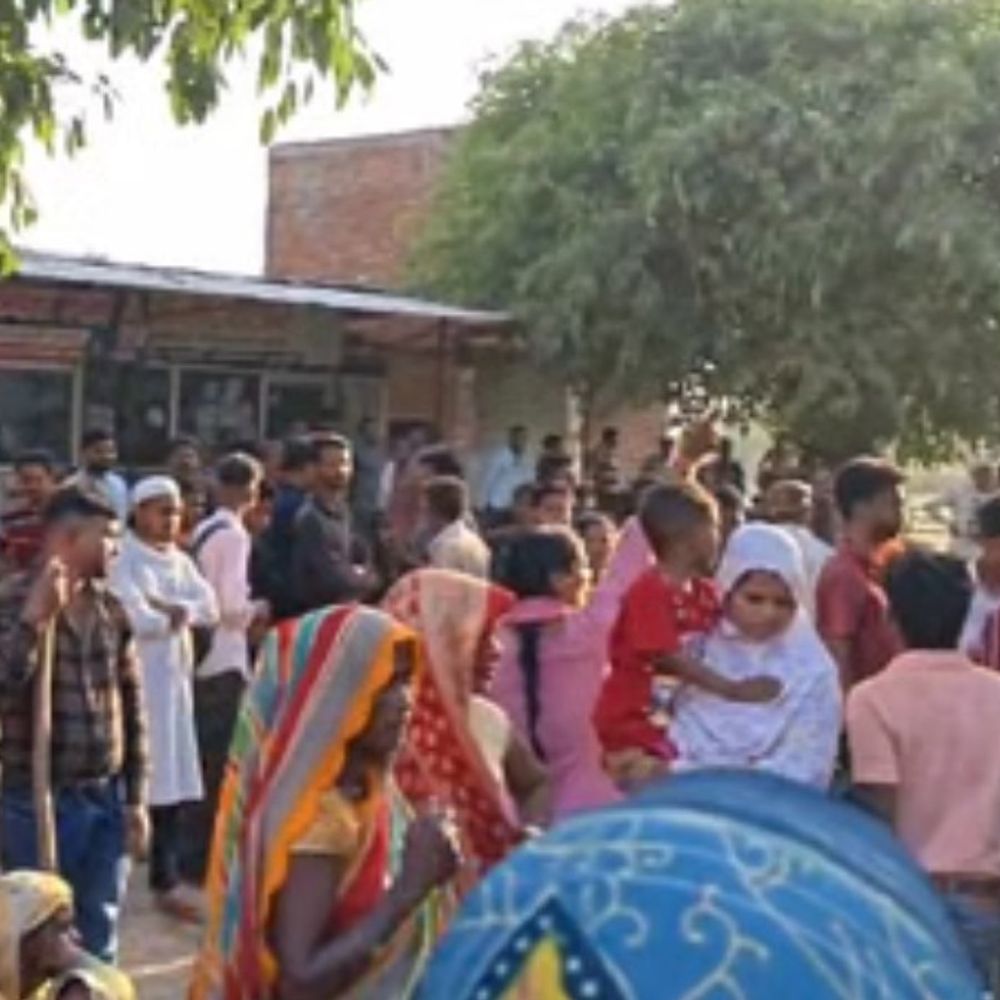 हरदोई में दहेज लदे पिकअप से कुचलकर भाई की मौत:बहन की विदाई के बाद सामान लोड करा रहा था, सड़क जाम कर कार्रवाई मांगी