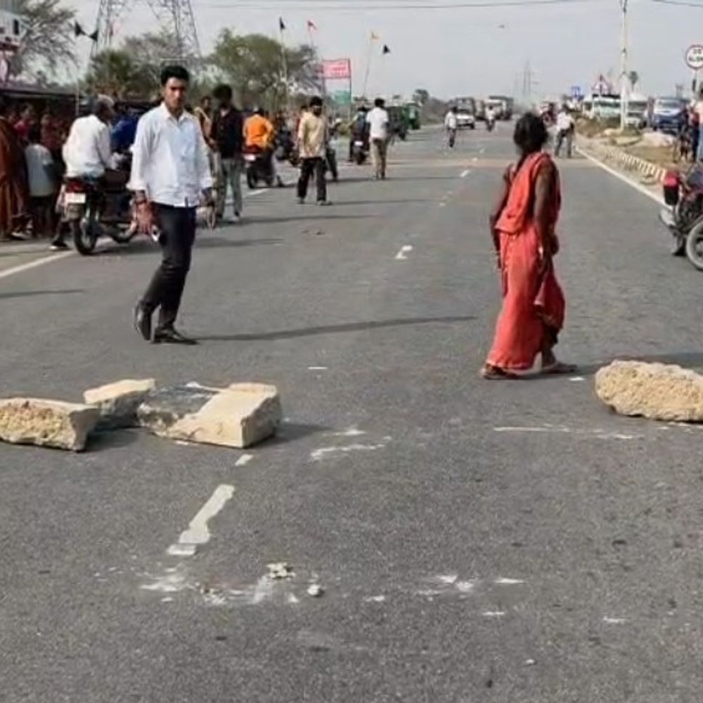 जहानाबाद में ट्रक ने स्कूटी सवार को मारा टक्कर, मौत:सामान खरीदकर घर लौट रहा था, परिजनों ने किया सड़क जाम